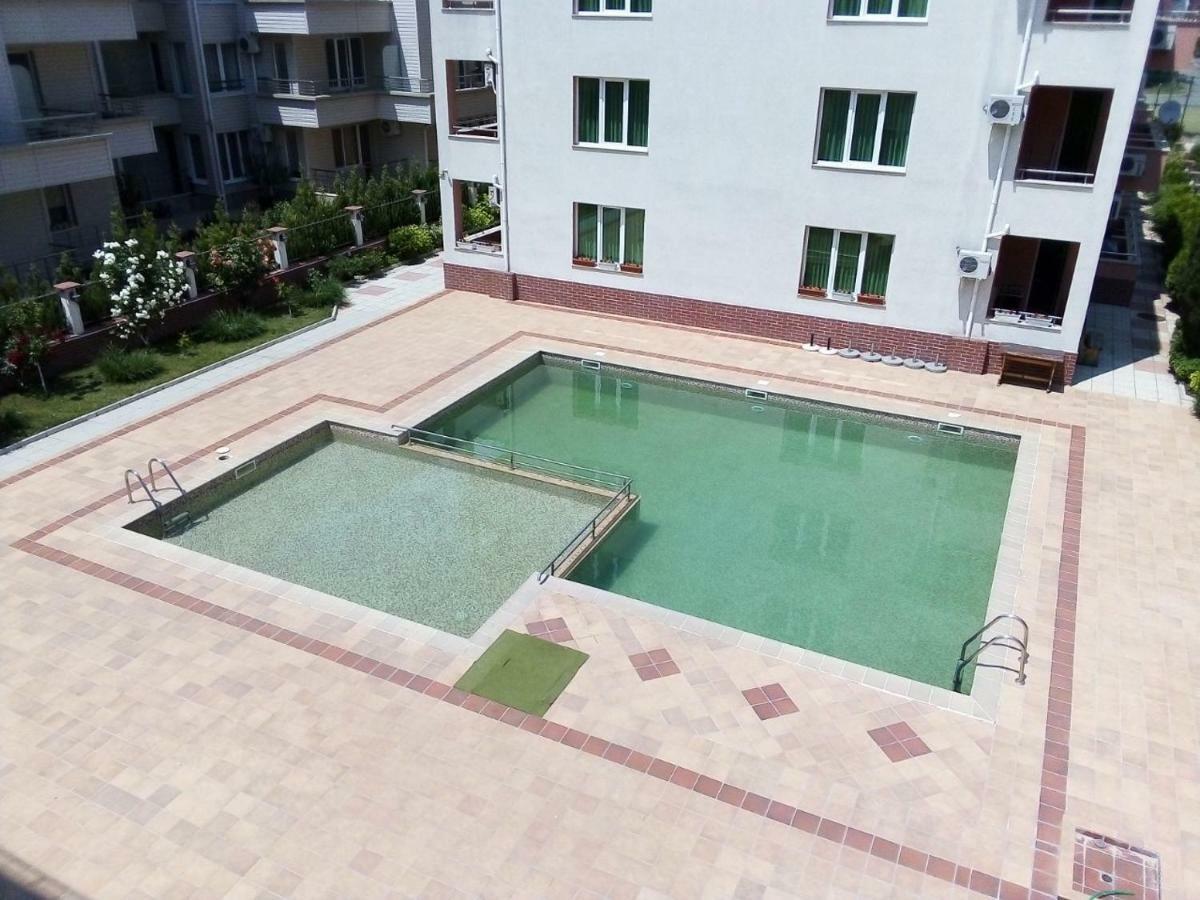 Apartment In Complex Tara Ravda Luaran gambar