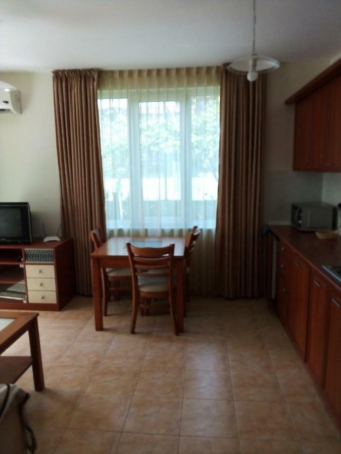 Apartment In Complex Tara Ravda Luaran gambar